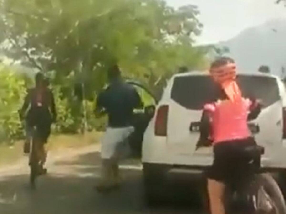 Video captó a conductor que casi arrolla a ciclistas en Acapulco