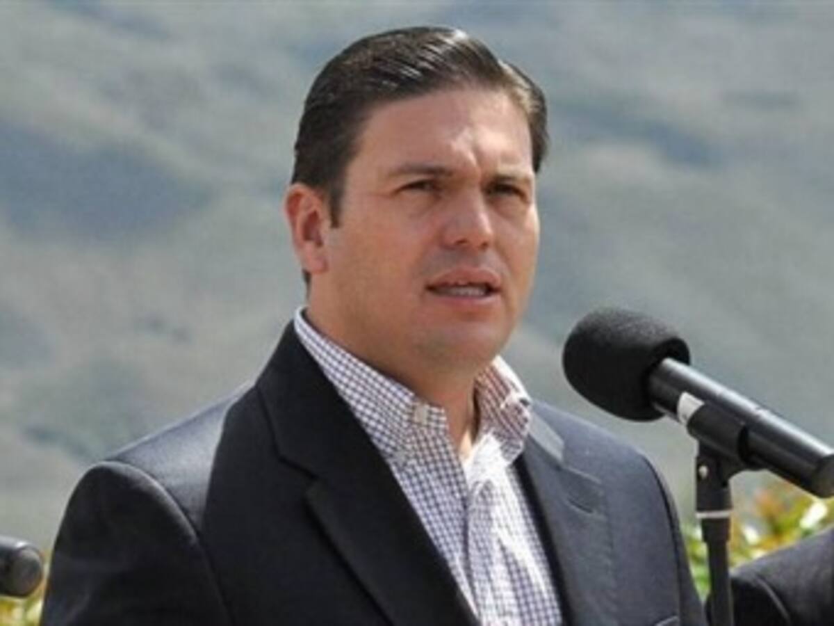 Respetamos soberanía pero que a nadie se le ocurra meterse en Colombia: Mindefensa