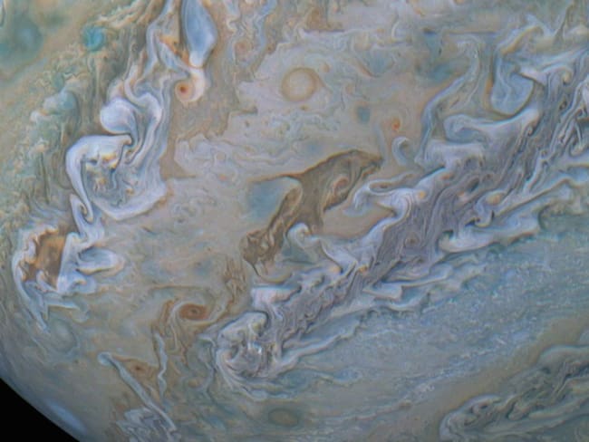 La Nasa capturó imágenes de un delfín “nadando” en Júpiter