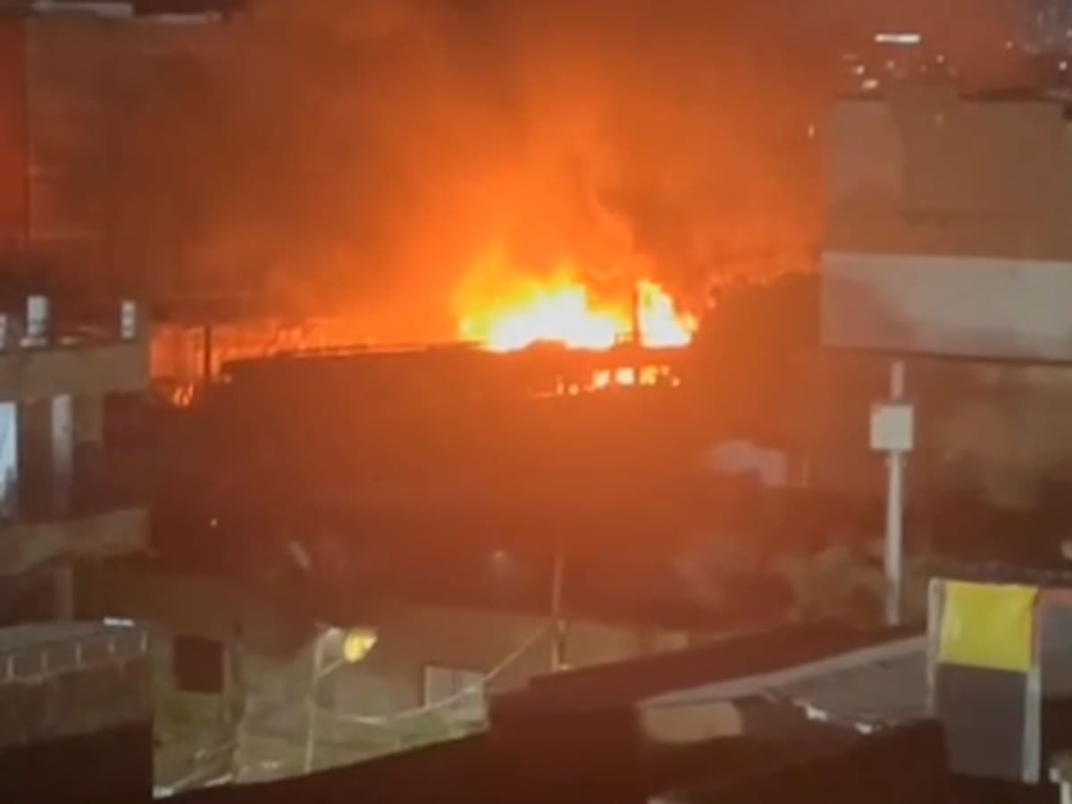 Dos incendios se reportaron en Medellín: uno afectó cuatro casas y el otro el hotel Nutibara