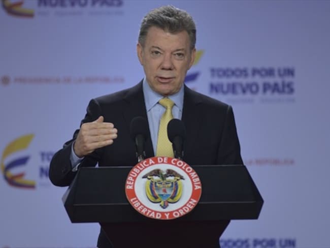Santos se reúne con el presidente del Partido Conservador