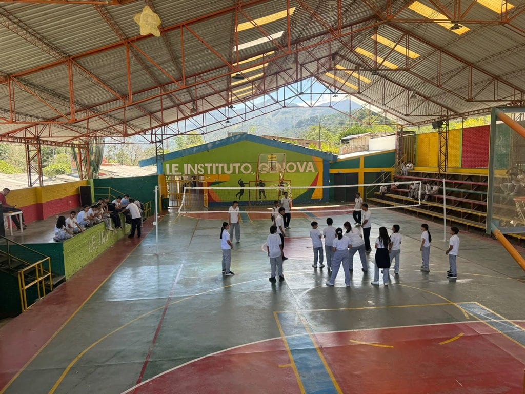 Siguen suspendidas las clases presenciales en Génova debido a los constantes sismos. Foto: Cortesía alcaldía de Génova
