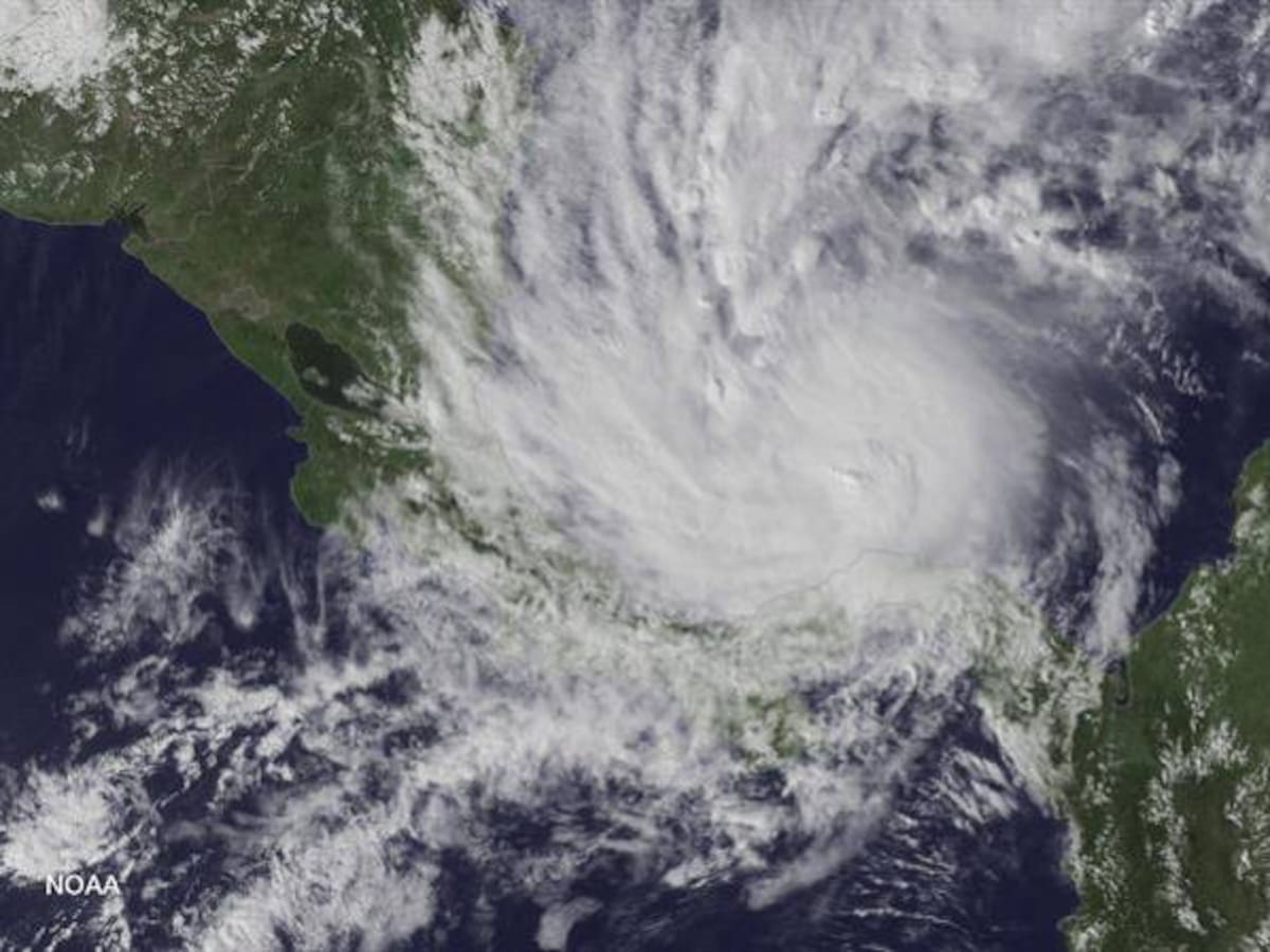 Otto baja a categoría de tormenta tropical pero se mantienen las alertas