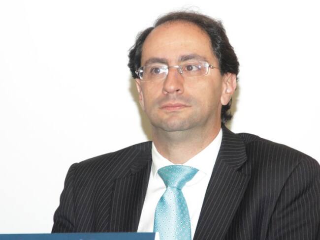 La caída del dólar es transitoria: José Manuel Restrepo