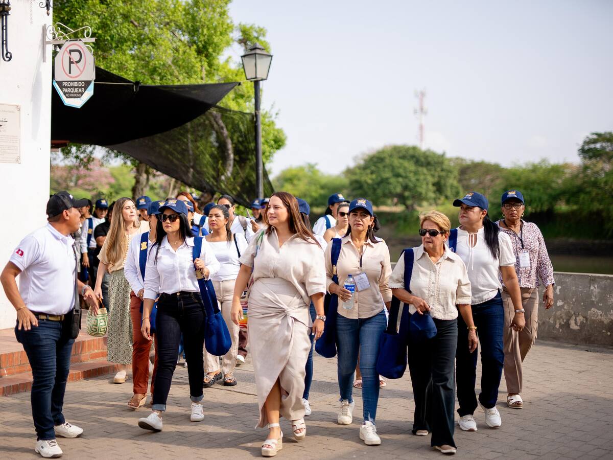 Cumbre de Gestoras y Gestores Sociales de Bolívar culminó con muestra cultural en Mompox