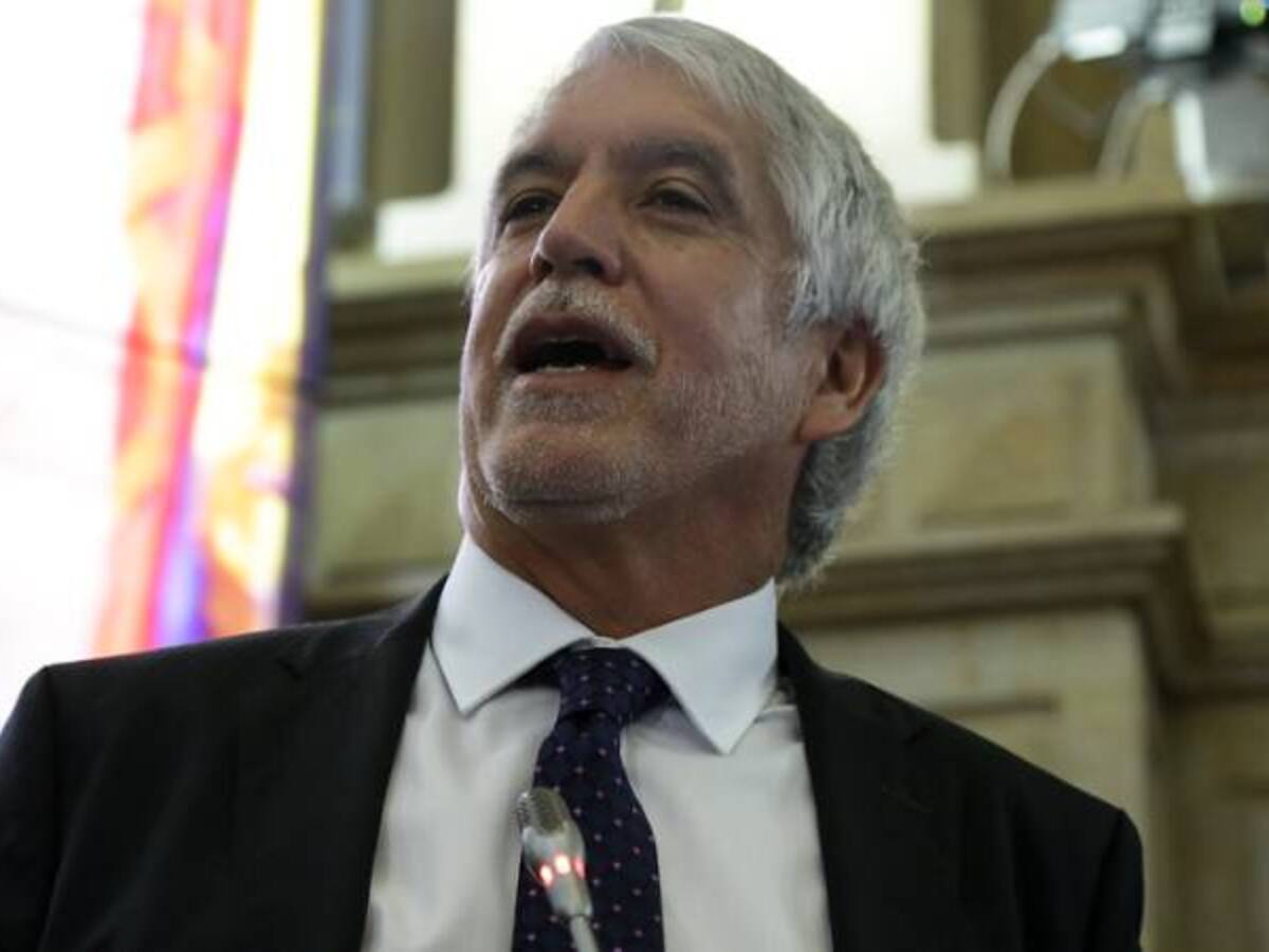 Se han cometido errores en embargos por multas de tránsito: Peñalosa