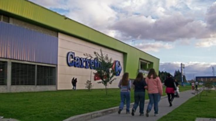 Multinacional chilena compra las tiendas Carrefour en Colombia