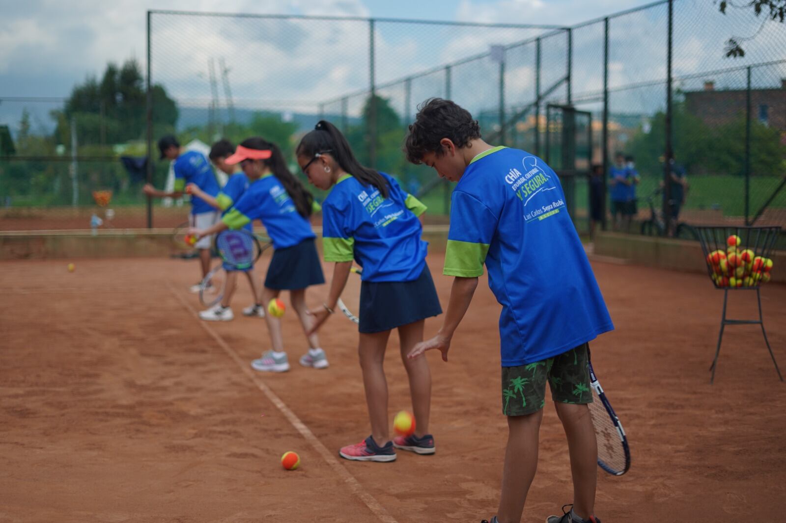 Gracias a las escuelas de formación deportiva los niños y jóvenes disfrutan de la práctica del deporte y la sana recreación.