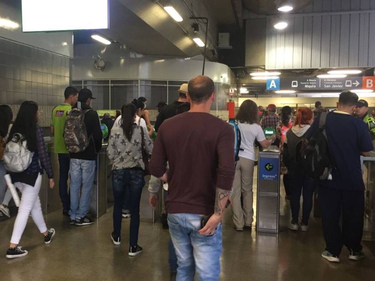 Como prevención, usuarios viajaron en el Metro con tapabocas