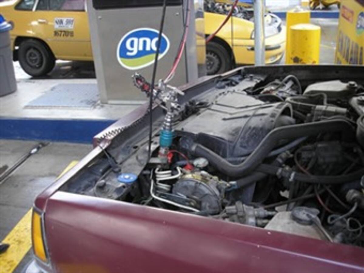 Gobierno adoptará medidas para superar problemas en el suministro de gas vehicular