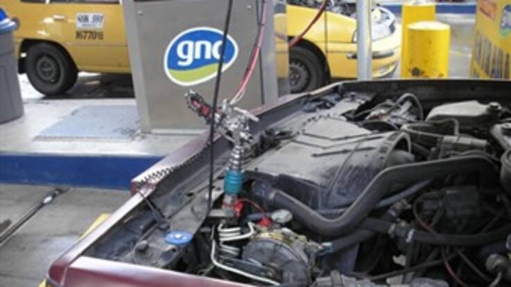 Gobierno adoptará medidas para superar problemas en el suministro de gas vehicular