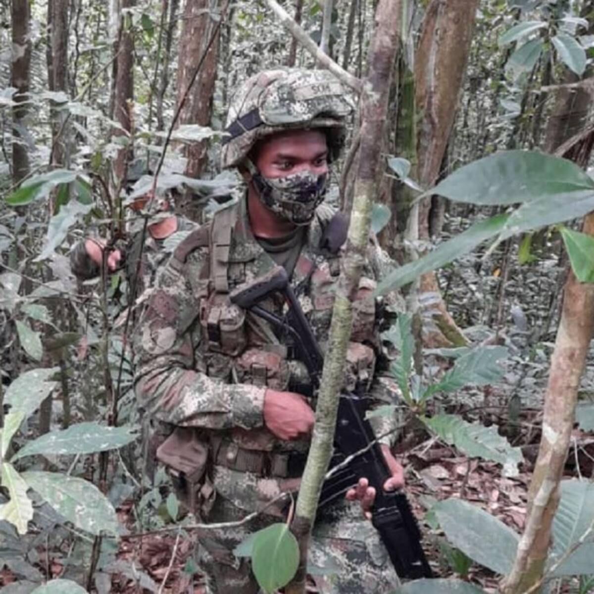 Hostigan personal militar en un barrio de Frontino