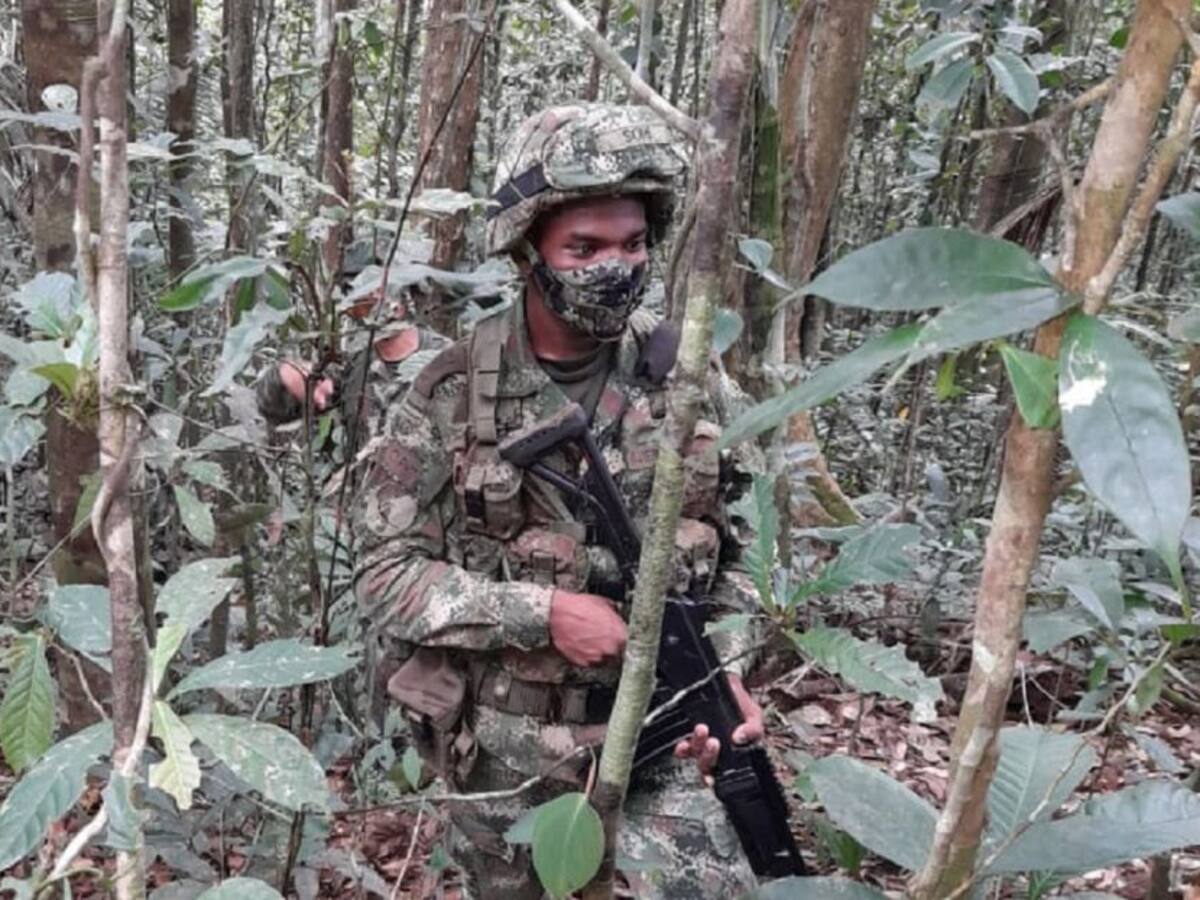 Hostigan personal militar en un barrio de Frontino
