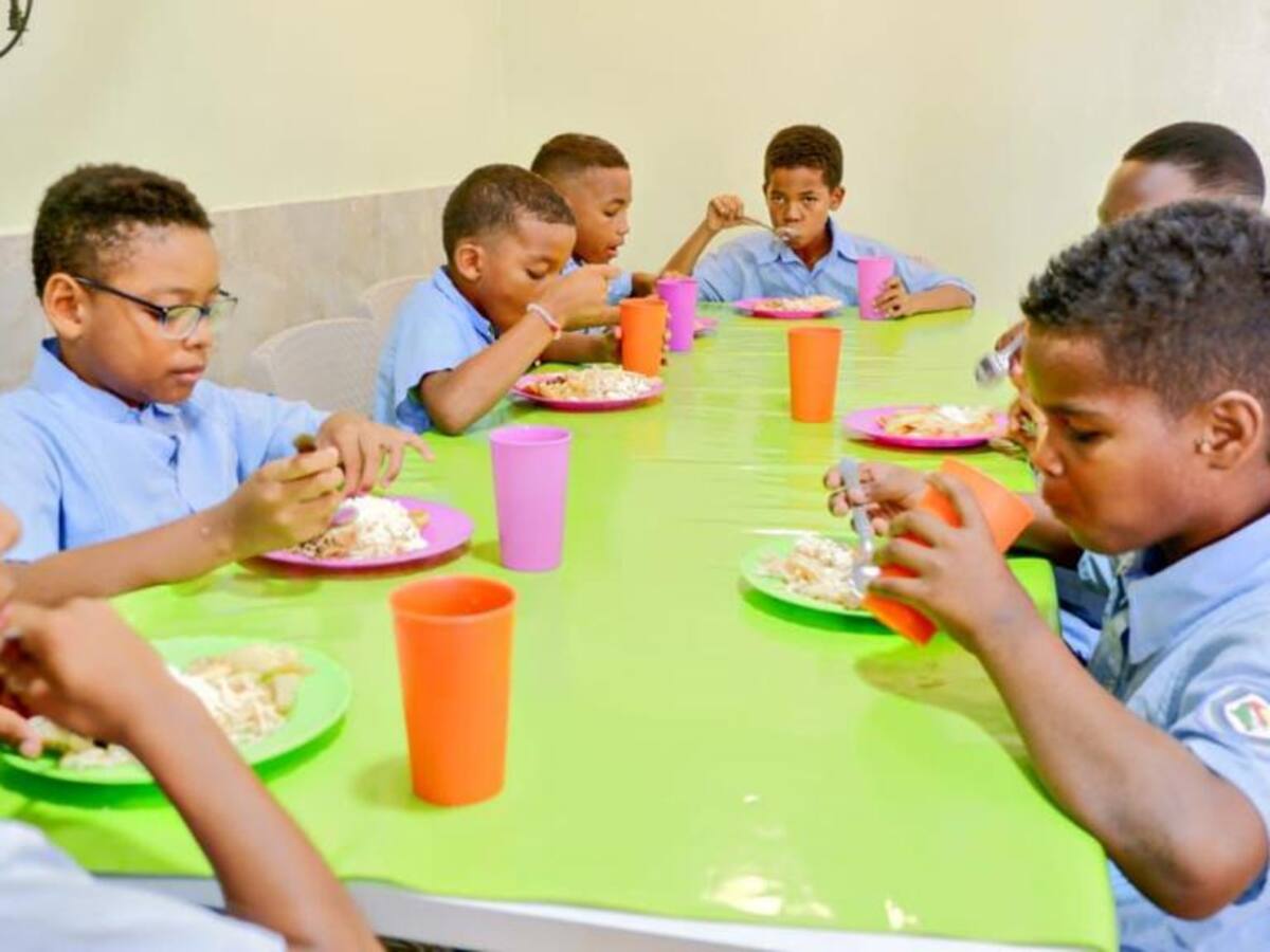 Más de 13.000 estudiantes en Cartagena recibieron alimentos del PAE en 2023