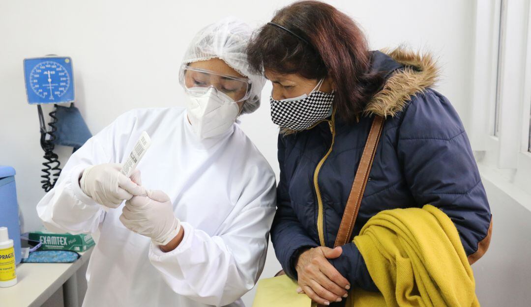 Piden información detallada de vacunación en Bogotá, ante posibles colados