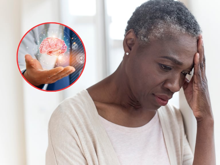 Mujer con problemas para recordar algo o demostrando preocupación y de fondo una ilustración de un cerebro (Fotos vía Getty Images)