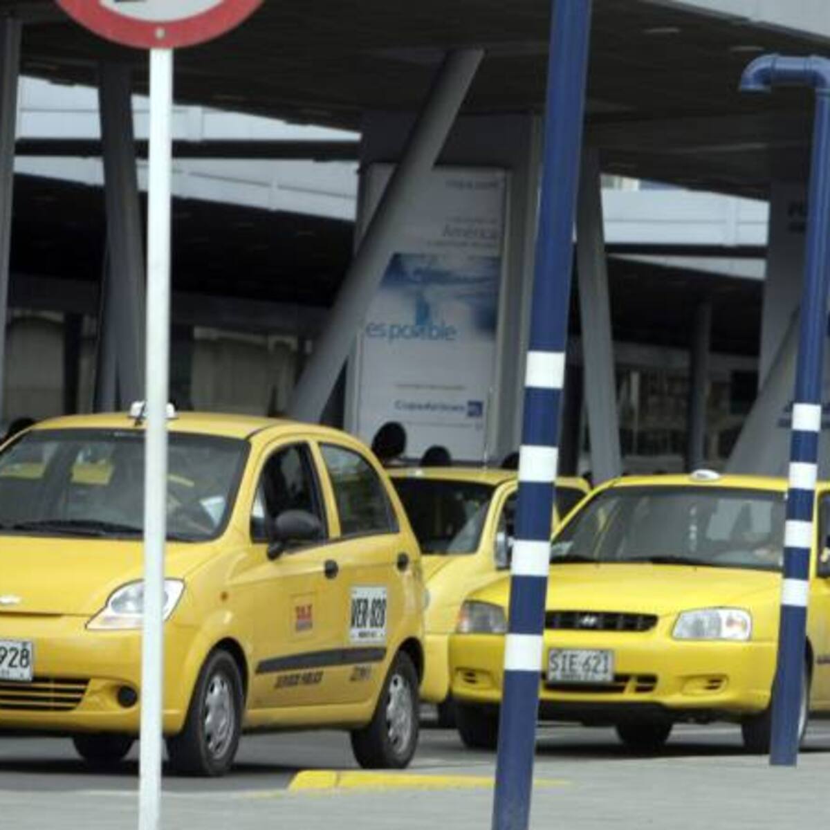 Taxistas de Tunja alarmados por la escasez de gasolina en la ciudad, debido al paro camionero