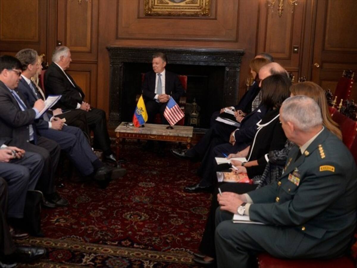 Rex Tillerson ya está reunido con el presidente Santos