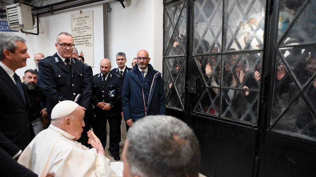 El Papa Francisco visita una prisión de Roma por el Jueves Santo
