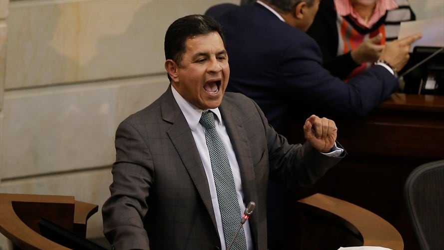 Senador abre la puerta a la posibilidad de ser protegido por desmovilizados de las Farc. Foto: Colprensa