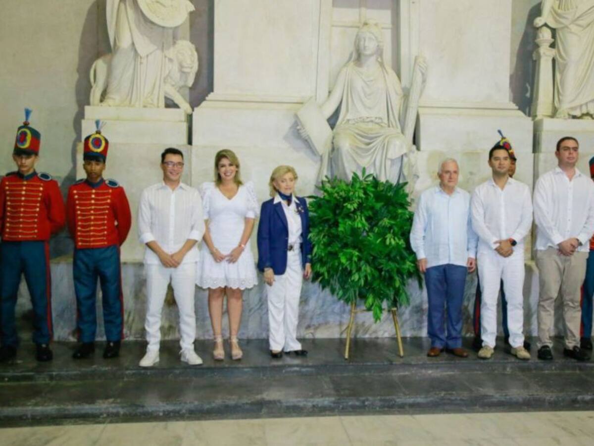 Alcaldesa de Santa Marta entregó llama Bolivariana al Alcalde de Valledupar