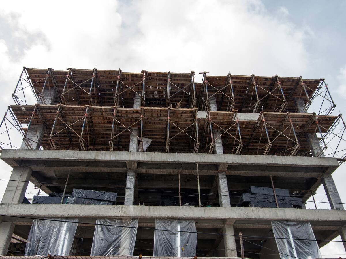 Contraloría de Cundinamarca alerta por pérdida de 124 mil millones en 60 obras inconclusas