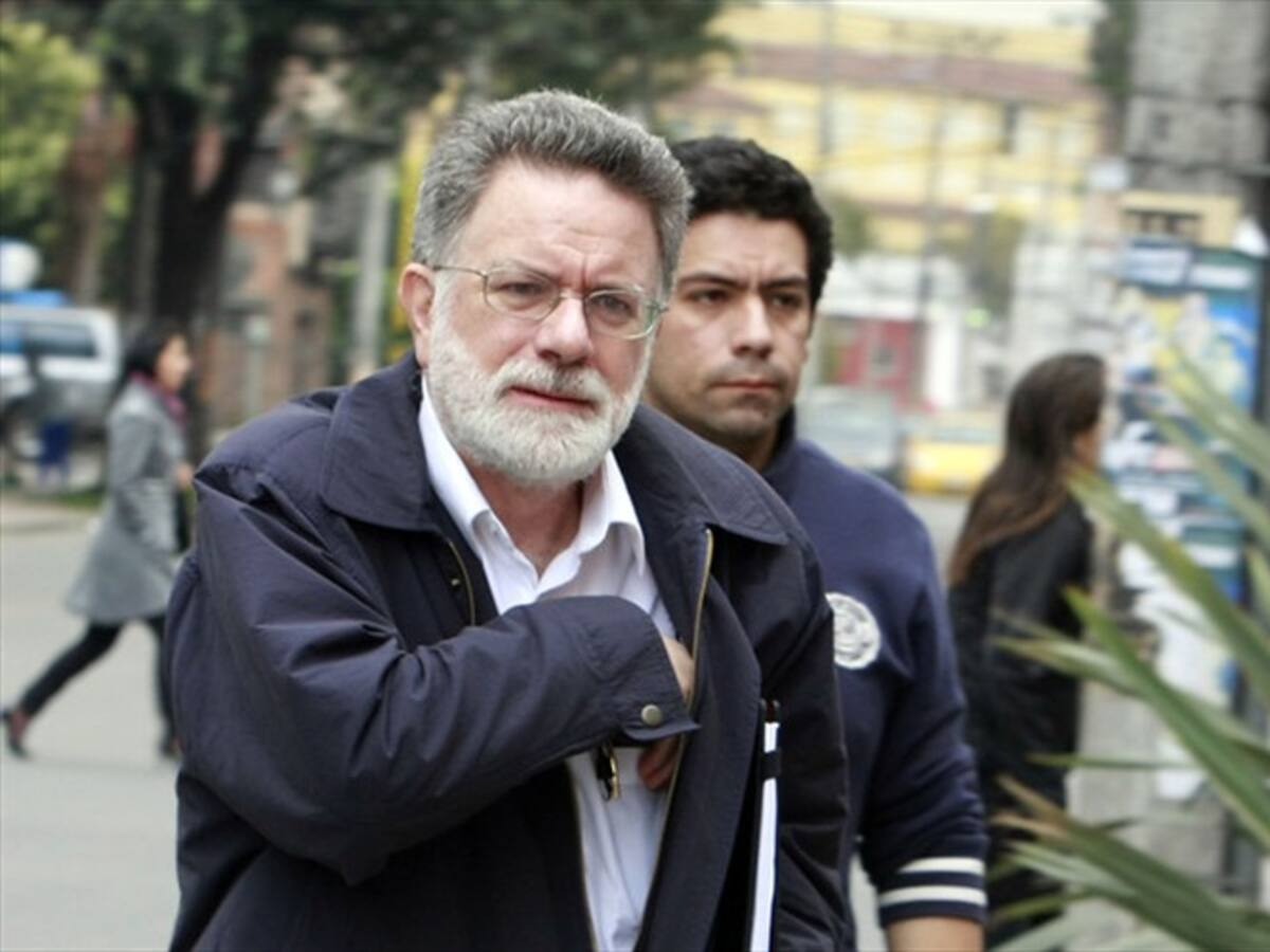 Luis Carlos Restrepo niega reuniones en El Nogal con paramilitares