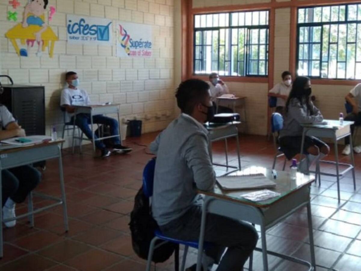 60.000 Estudiantes en el Quindío inician hoy clases al 100% de aforo