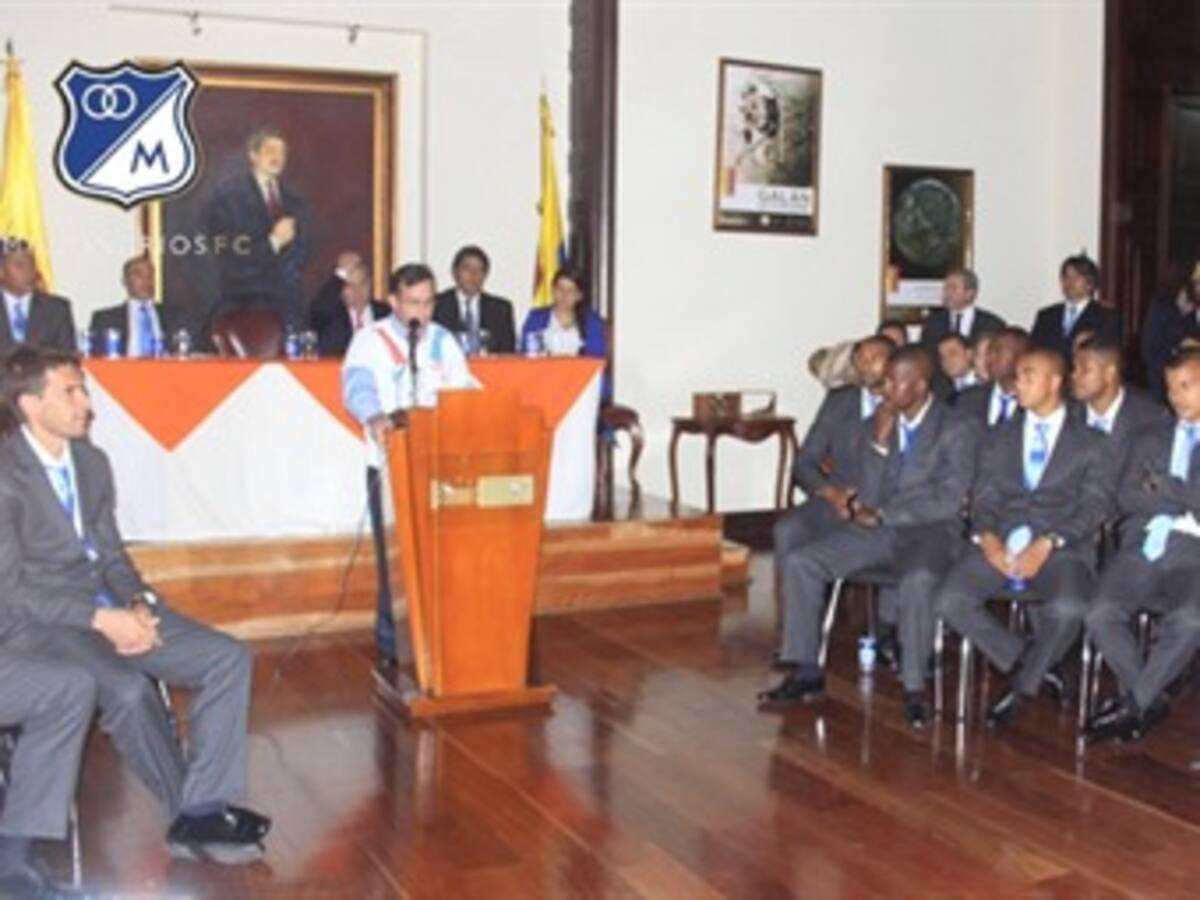 Millonarios fue condecorado en el Congreso de la República