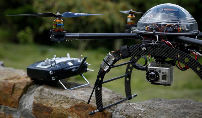 Para operación civil no pueden pesar más de 25 kilogramos.