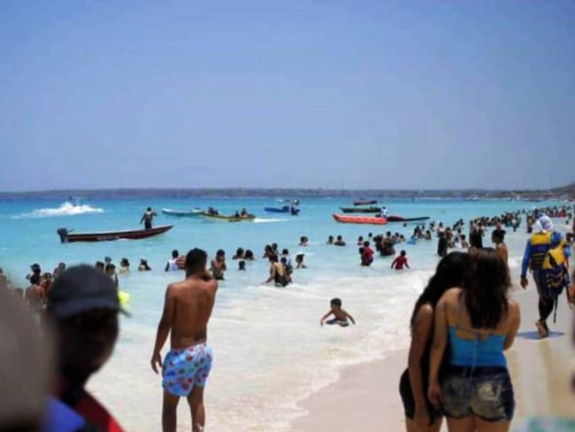 Cierran nuevamente Playas Blanca en Cartagena luego de completar aforo