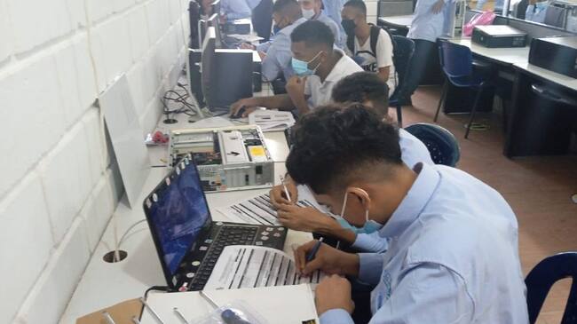 El programa avanza en el barrio Villa Estrella y convoca a empresarios para que les den una oportunidad y a cambio reciban beneficios tributarios