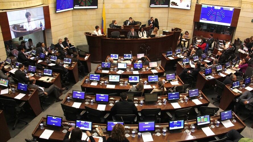 Estos son los senadores que no se quedaron a debatir la JEP. Foto: Colprensa