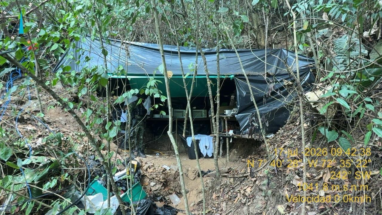 Destruyen laboratorio para el procesamiento de base de coca en Chinácota, Norte de Santander. / Foto: Ejército Nacional.