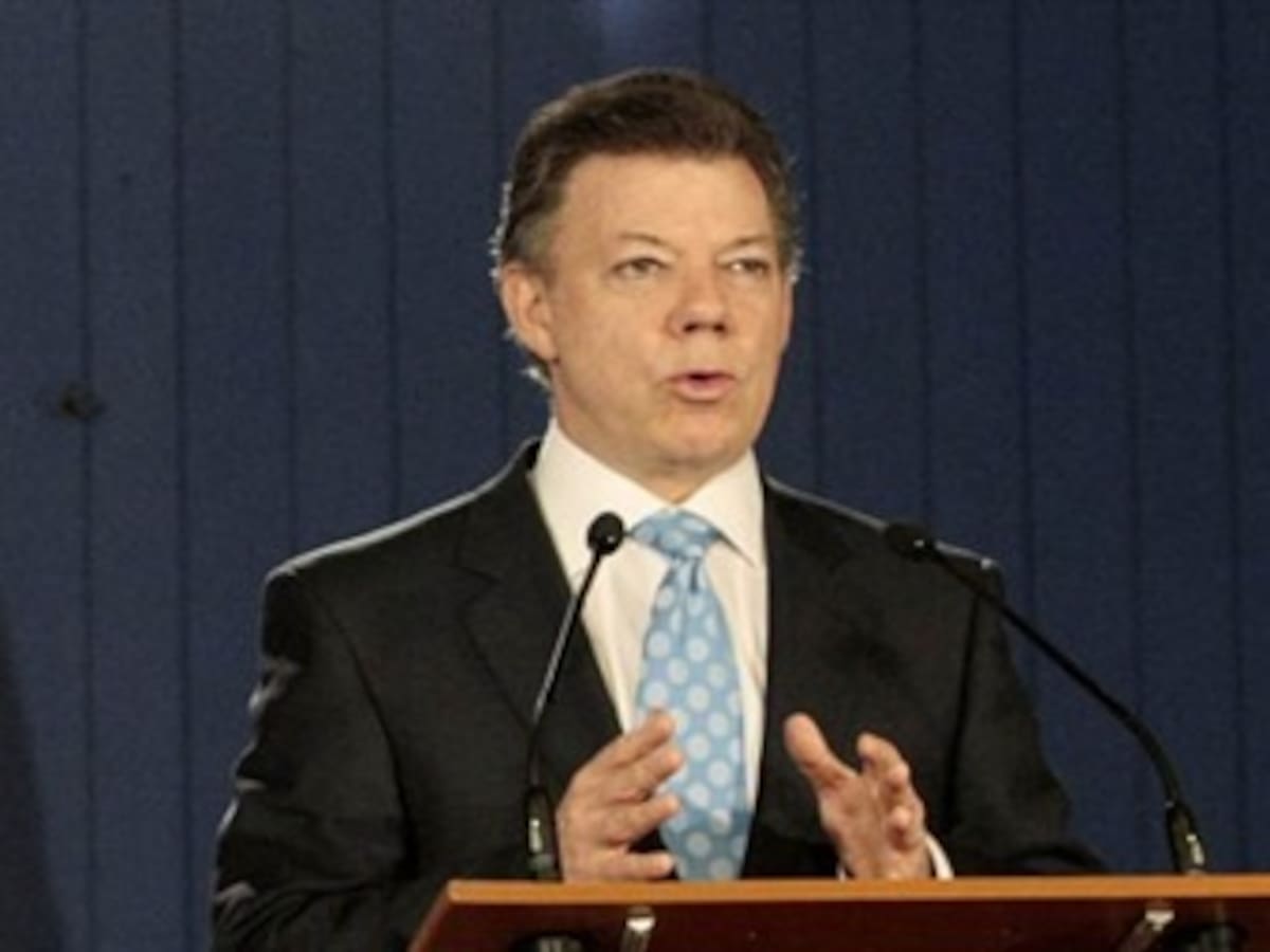 Prolongar el periodo presidencial "sería inexequible": Constitucionalistas
