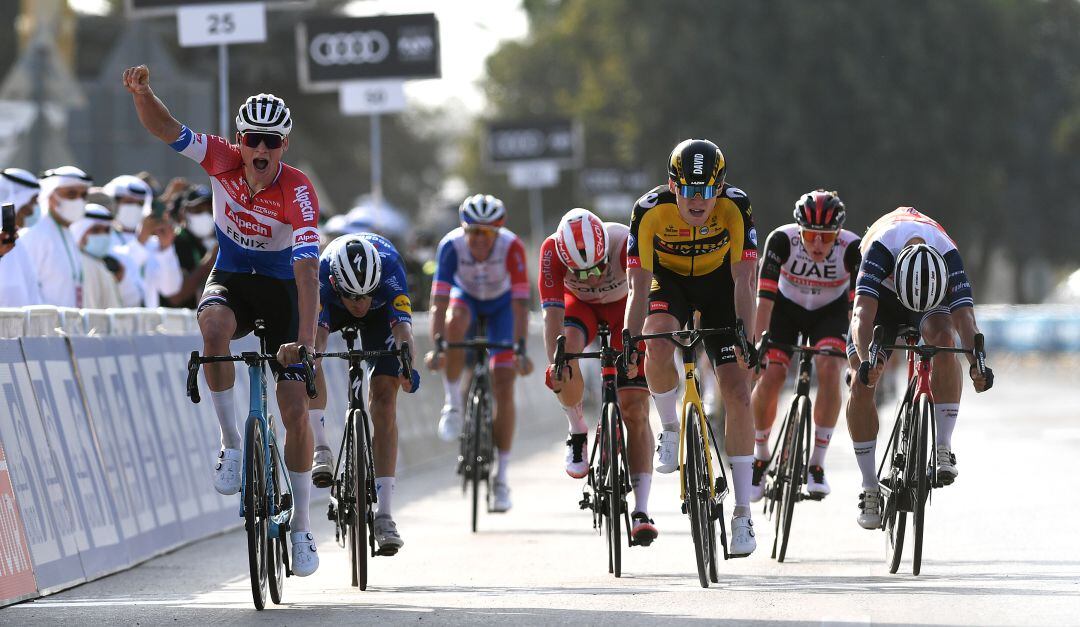 Mathieu van der Poel ganó la primera etapa del Tour UAE.