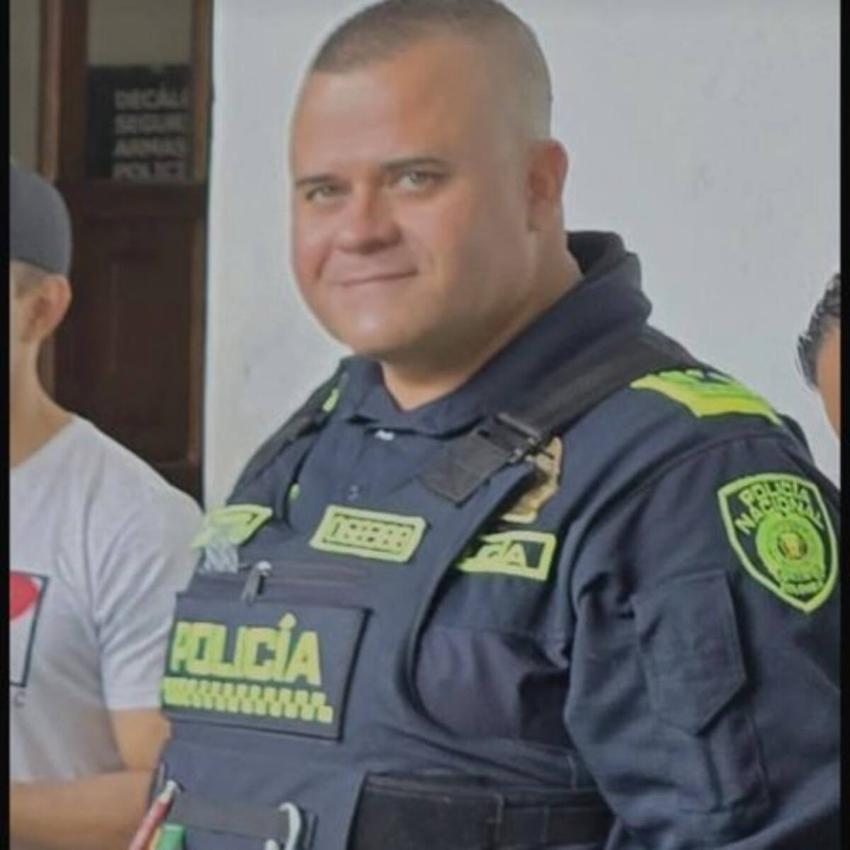 Policía fue asesinado en intento de hurto en Manrique; uno de los atacantes quedó herido