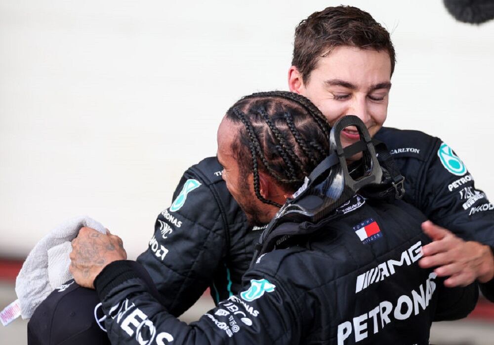 Lewis Hamilton y George Russell de Mercedes  (Photo by Peter J Fox/Getty Images)
