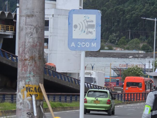 Señalización de Cámara de Fotomulta en Pasto | Foto: Caracol Radio