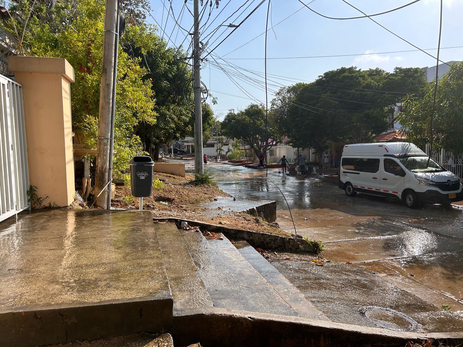 Emergencias por daño en tubería de agua en Barranquilla./ Foto: Triple A