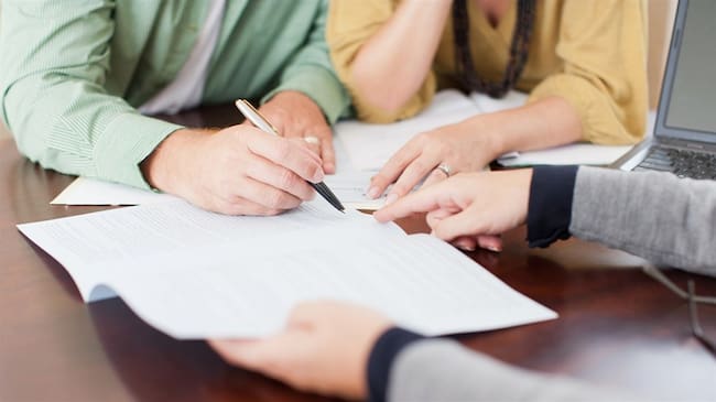 Conozca el proceso del trámite obligatorio para ser reconocido legalmente como propietario. Foto: Getty Images