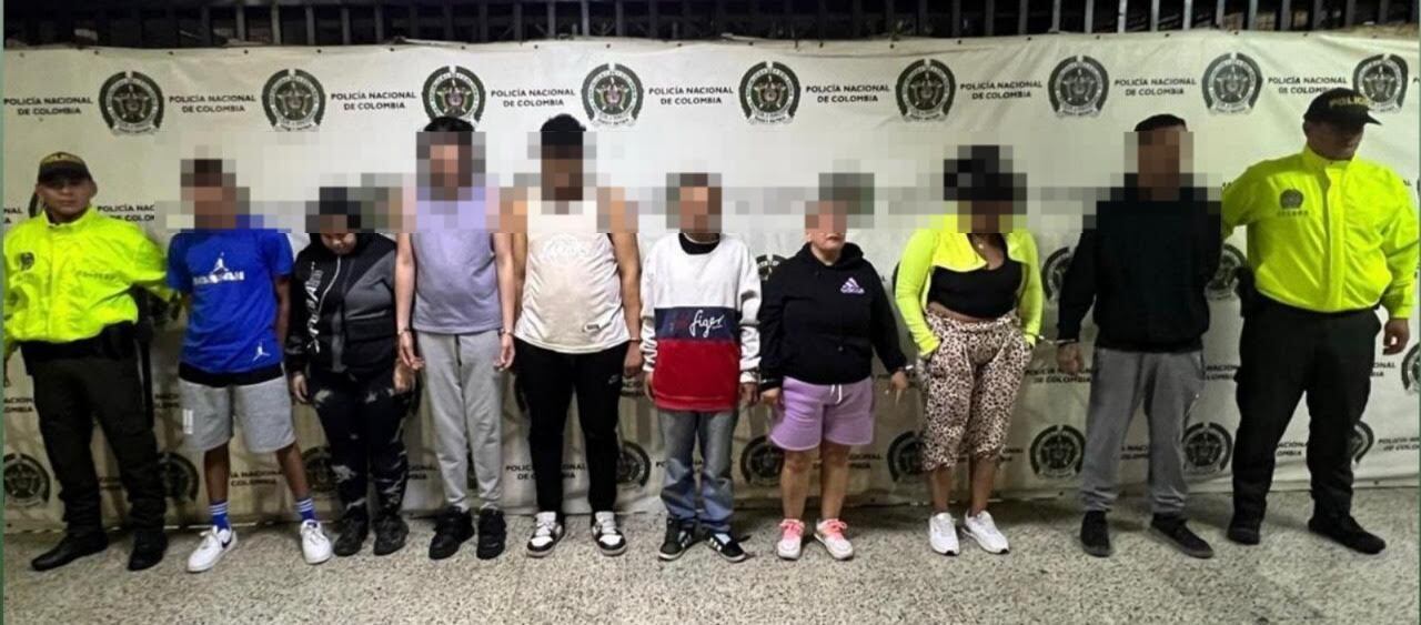 Las trece personas capturadas quedaron a disposición de las autoridades. Foto: Alcaldía de Medellín.