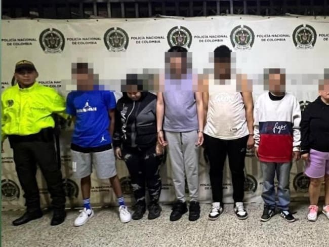 Las trece personas capturadas quedaron a disposición de las autoridades. Foto: Alcaldía de Medellín.