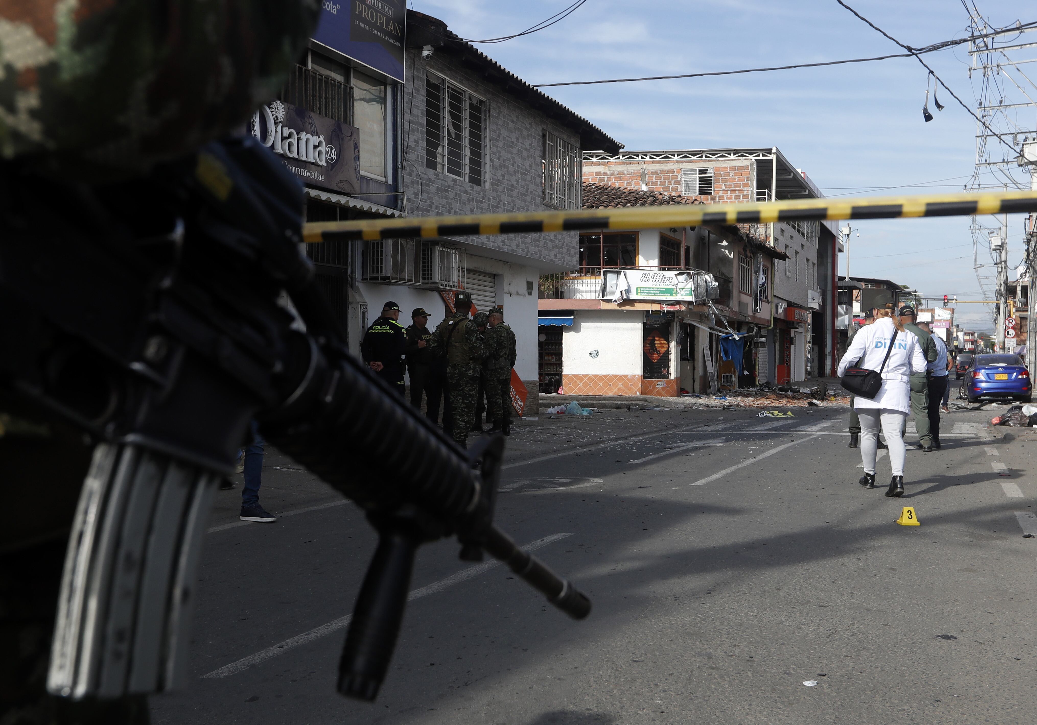 COL504. BOGOTÁ. (COLOMBIA), 20/05/2024.- Dos policías fallecieron en medio de un atentado por parte de las disidencias de las FARC contra la estación de Policía de Morales, Cauca EFE/Ernesto Guzmán