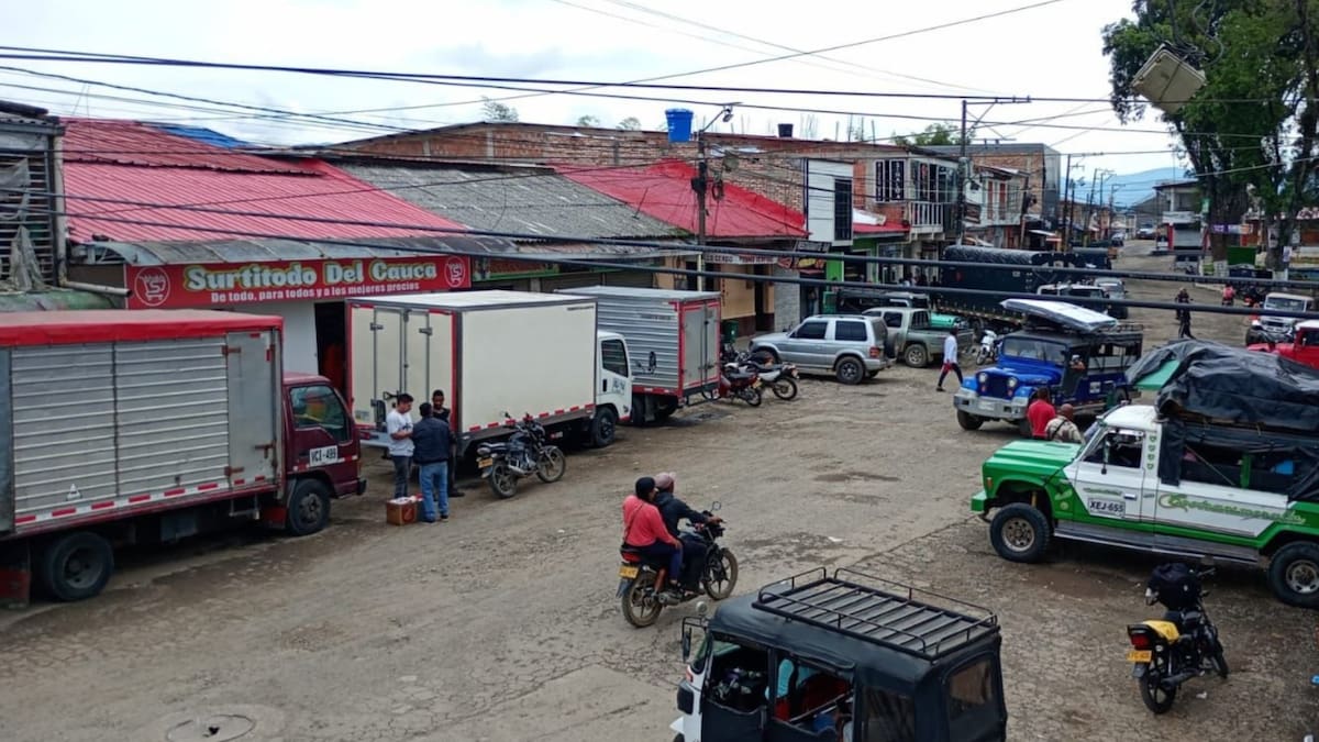 Cinco militares heridos dejó ataque con explosivos lanzados desde drones en Morales, Cauca