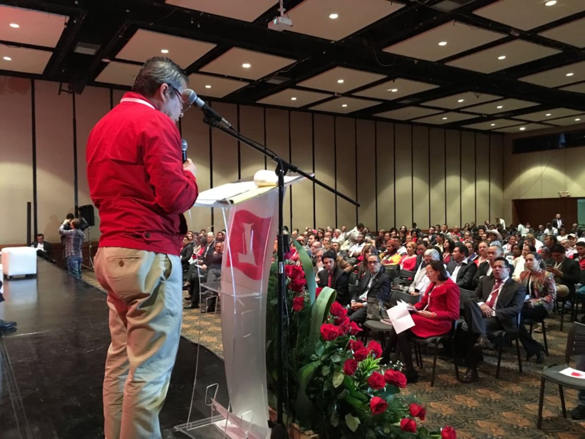 Durante el Congreso Nacional del partido propusieron a César Gaviria como jefe único.