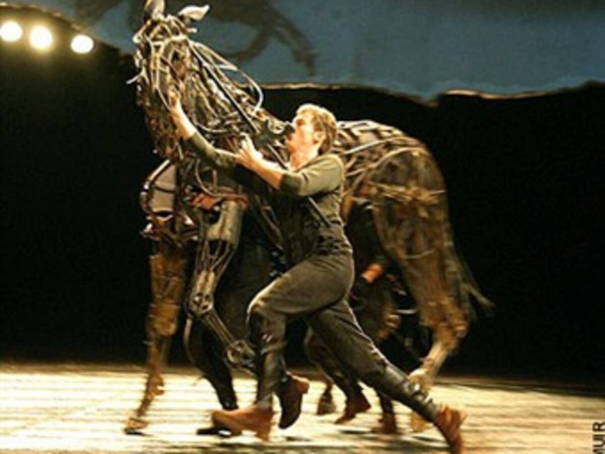 Steven Spielberg vuelve a su mejor cine con 'War Horse',una cinta de factura clásica