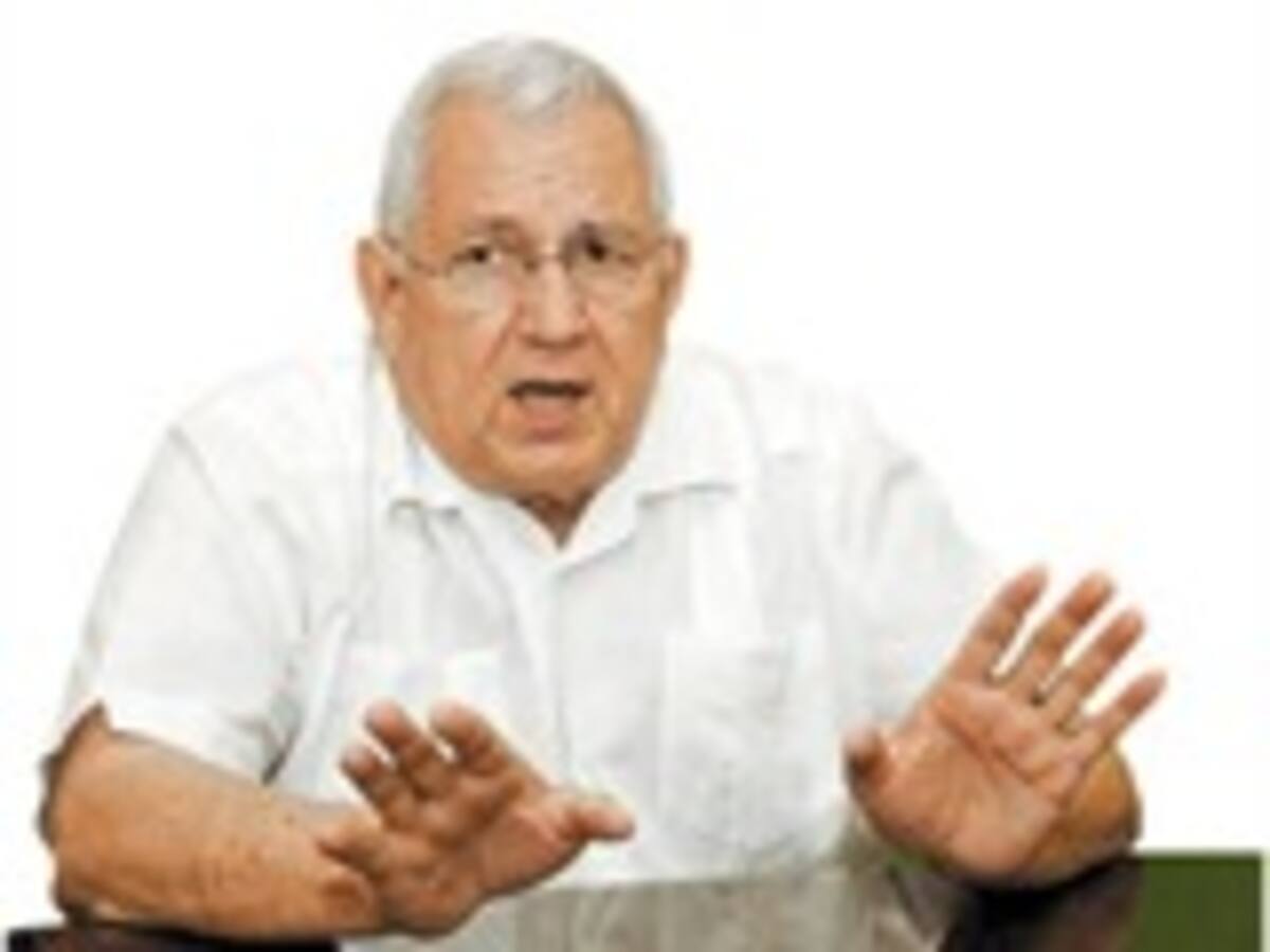 Presidente Micheletti critica a la OEA y denuncia posible complot internacional contra Honduras