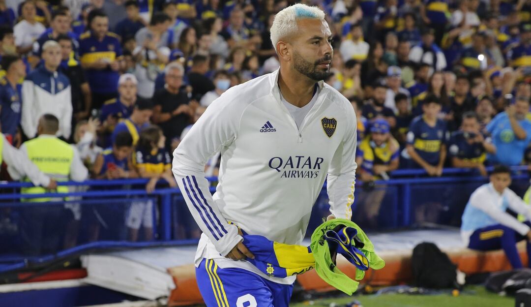 Edwin Cardona, en su remate de temporada con Boca Juniors.