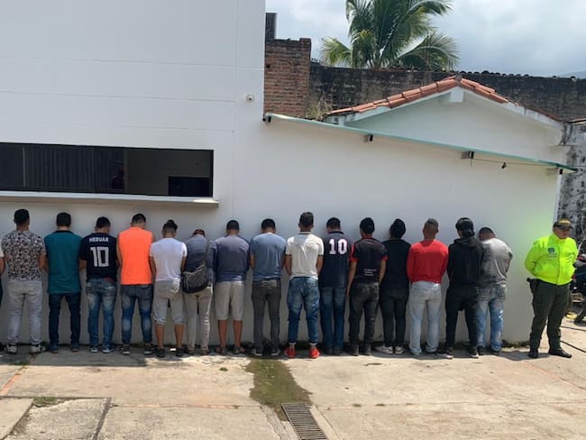 Por explotación minera sin lleno de requisitos capturan 17 personas